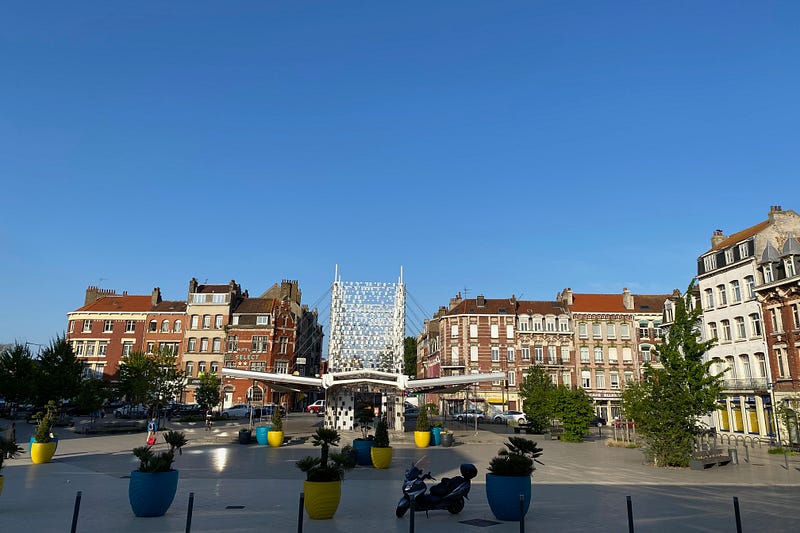 A view of Dunkirk from the train station, illustrating its vibrant atmosphere.