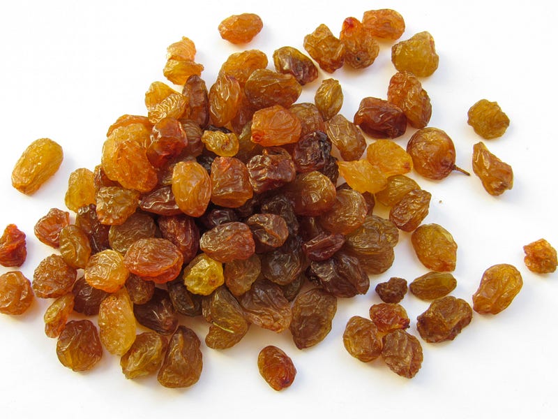 Soaked raisins for digestive health