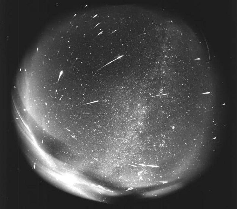 Composite image of the Leonid meteor shower in 1998