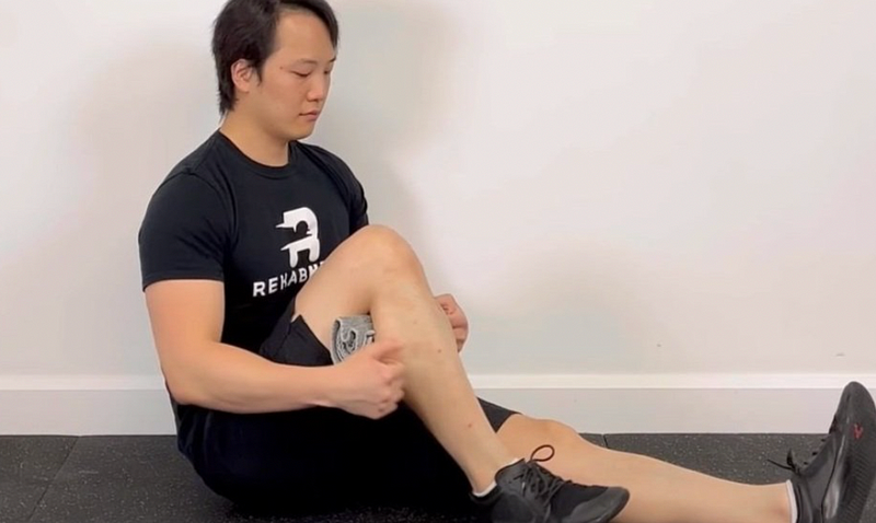 Towel knee pump exercise